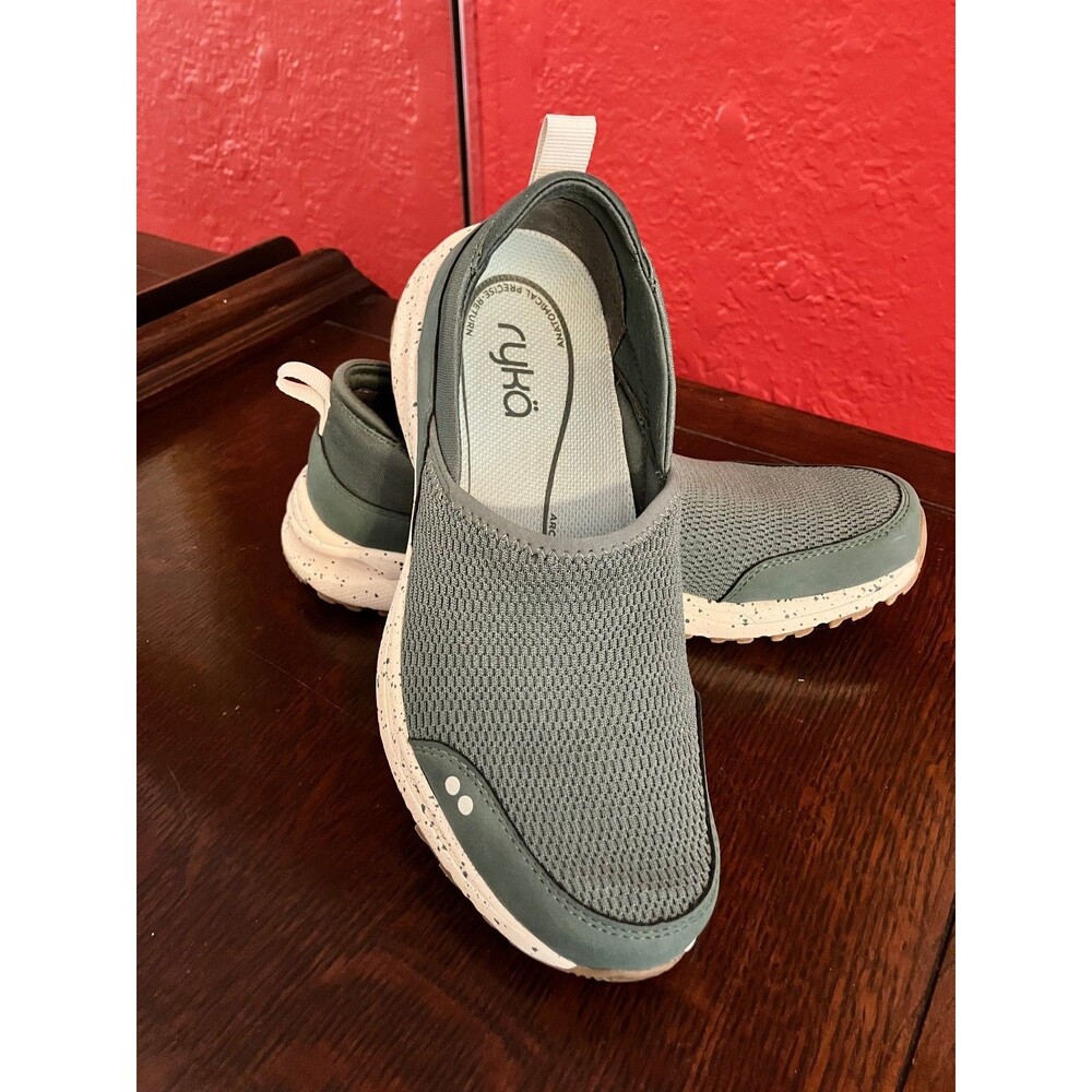 Ryka Sky Walk Chill Women’s 7.5 M Green Knit Slip On Walking Shoes Sneakers